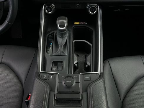 Used 2025 Toyota Grand Highlander XLE image 16