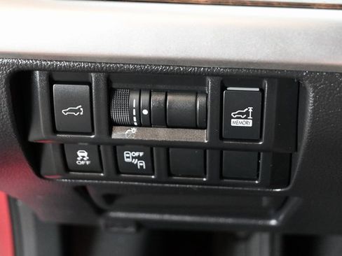 Used 2018 Subaru Outback 2.5i Limited image 25