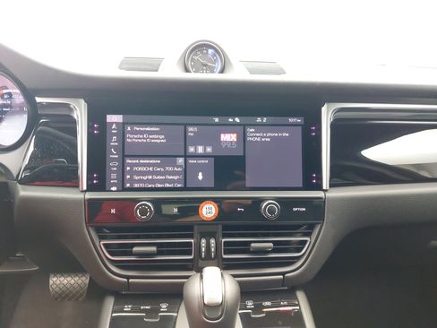 Certified 2026 Porsche Macan S AWD/4WD image 22