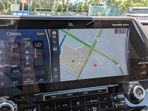 Used 2021 Toyota Highlander Platinum FWD image 36