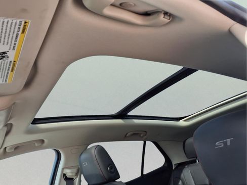 Used 2023 Buick Envision Essence w/ Sport Touring Package image 21