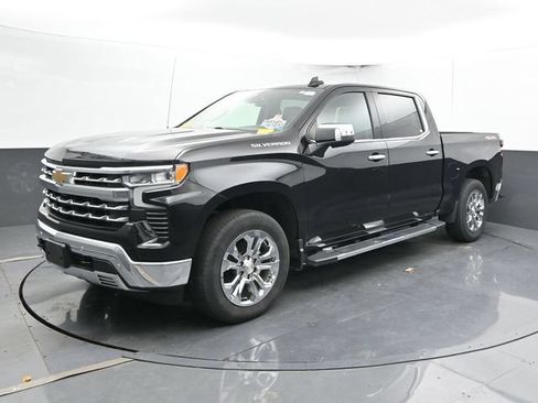 Used 2022 Chevrolet Silverado 1500 LTZ w/ LTZ Convenience Package II AWD/4WD image 6