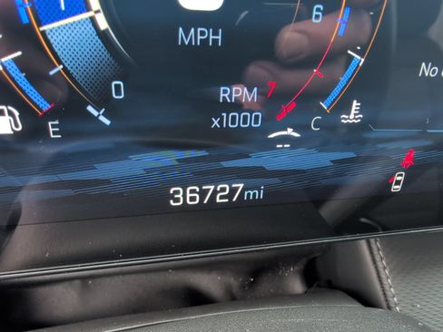 Used 2025 Chevrolet Equinox LT FWD image 10