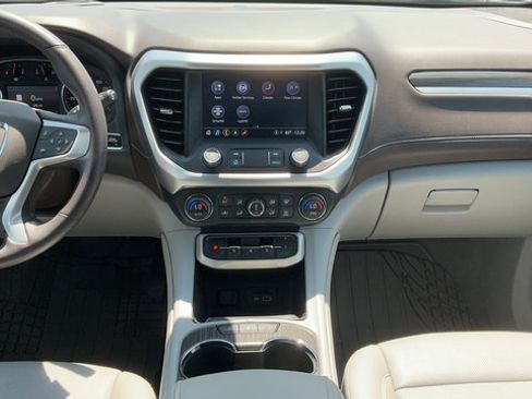 Used 2023 GMC Acadia SLT w/ Preferred Package FWD image 17
