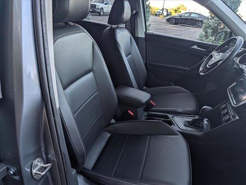 Certified 2021 Volkswagen Tiguan SE FWD image 12