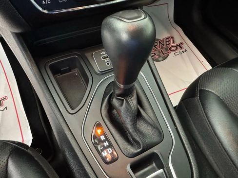 Used 2022 Jeep Cherokee Latitude Lux image 22