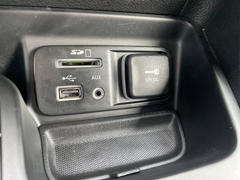 Used 2017 Jeep Cherokee Limited image 55