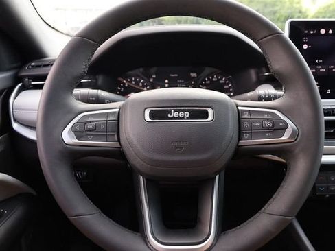 Used 2025 Jeep Compass Limited AWD/4WD image 10
