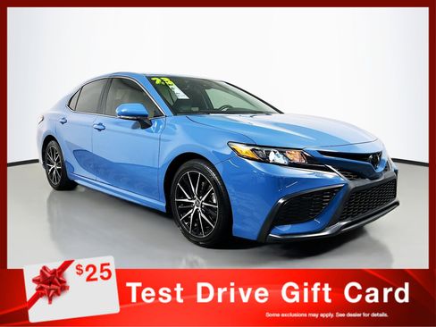 Used 2023 Toyota Camry SE FWD image 1