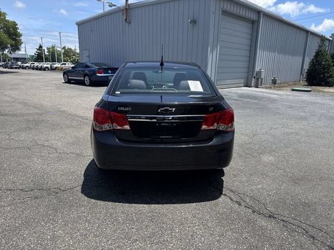 Used 2013 Chevrolet Cruze LT w/ Technology Package FWD image 6