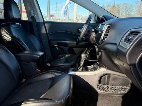 Used 2018 Jeep Compass Latitude w/ Popular Equipment Group image 12