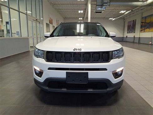 Used 2020 Jeep Compass Latitude image 2