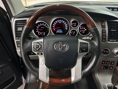 Used 2014 Toyota Sequoia Platinum w/ Preferred Accessory Package AWD/4WD image 13