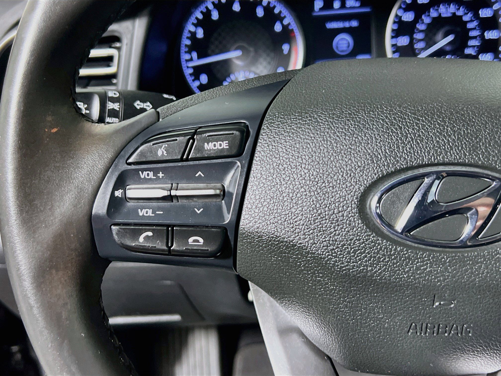 Used 2019 Hyundai Elantra Limited w/ Cargo Package FWD image 18