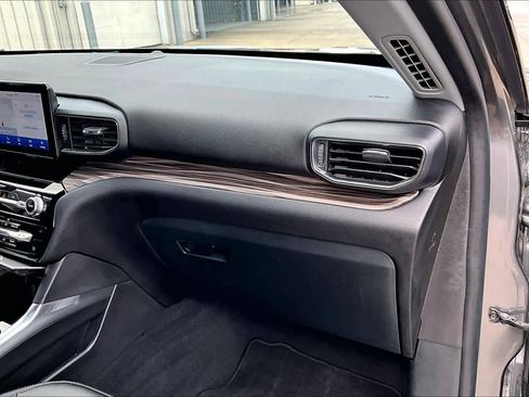 Used 2023 Ford Explorer Limited image 17