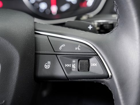 Used 2023 Audi Q5 2.0T Premium w/ Convenience Package image 13