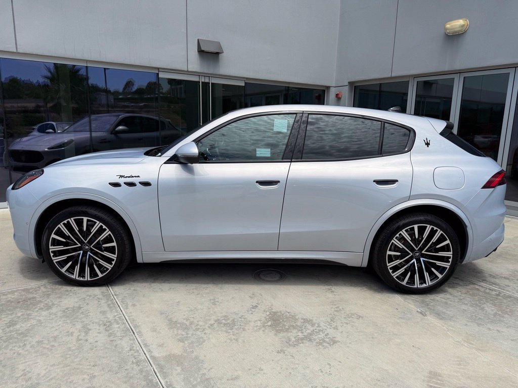 Used 2025 Maserati Grecale Modena AWD/4WD image 6