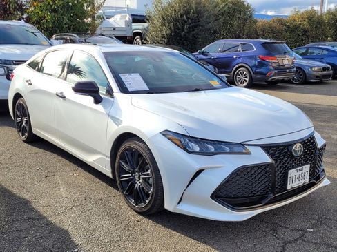 Used 2022 Toyota Avalon XSE image 1