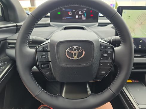 Used 2026 Toyota C-HR AWD/4WD image 21