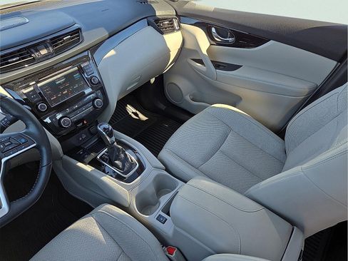 Used 2021 Nissan Rogue Sport SL w/ Premium Package image 12