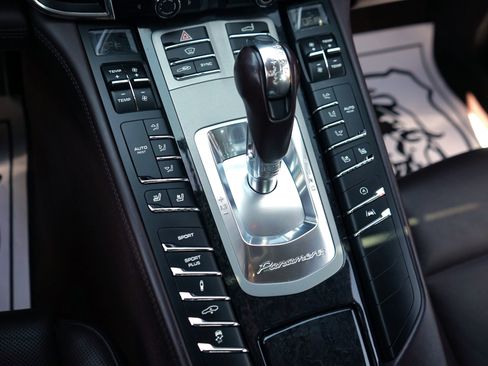 Used 2014 Porsche Panamera AWD/4WD image 28