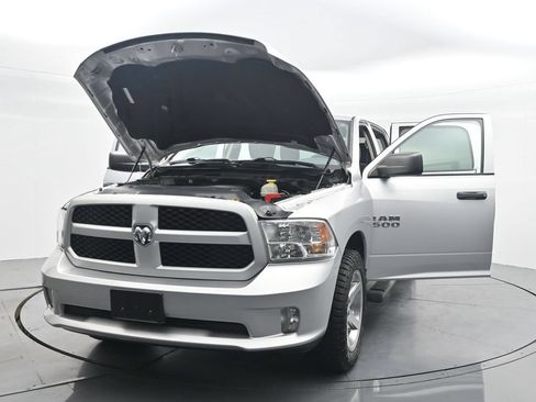 Used 2017 RAM 1500 Express AWD/4WD image 40