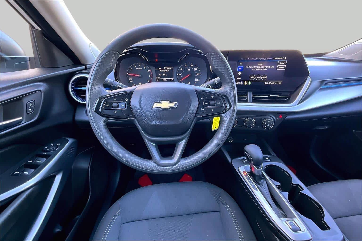 Used 2025 Chevrolet Trax LS FWD image 6