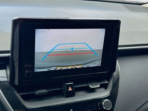 Used 2023 Toyota Corolla LE w/ Carpet Mat Package (TMS) FWD image 10
