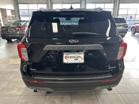 Used 2023 Ford Explorer XLT w/ Equipment Group 202A image 14