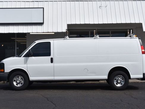 Used 2014 Chevrolet Express 3500 Extended image 2