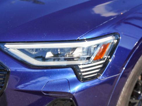 Used 2022 Audi e-tron Chronos w/ Chronos Package image 10