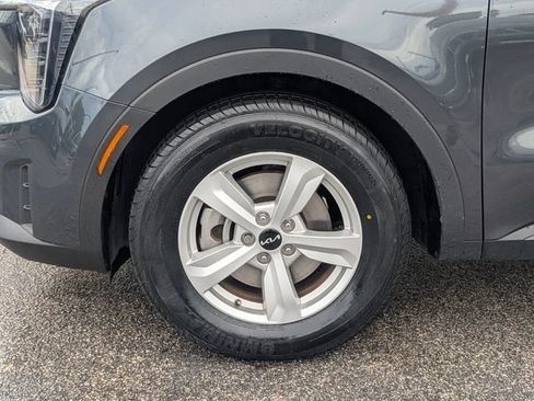 Certified 2024 Kia Sorento LX FWD image 11