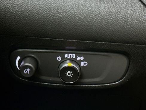 Used 2025 Buick Encore GX Preferred FWD image 17