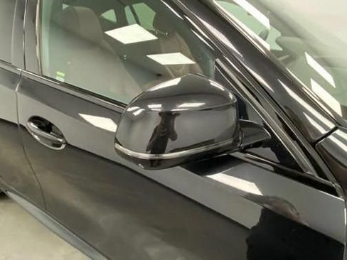 Used 2022 BMW X6 xDrive40i w/ M Sport Package AWD/4WD image 16