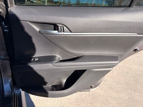 Used 2019 Toyota Camry SE image 30