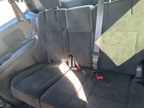 Used 2019 Dodge Grand Caravan SE image 11