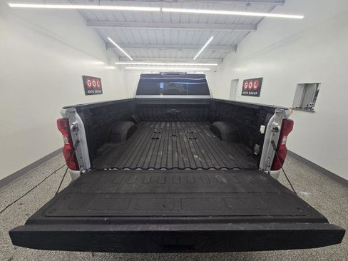 Used 2022 Chevrolet Silverado 2500 W/T w/ Gooseneck/5TH Wheel Package AWD/4WD image 6