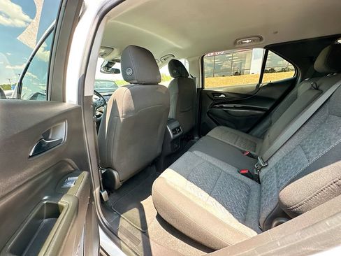Used 2024 Chevrolet Equinox LT FWD image 17