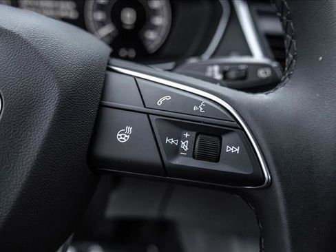 Used 2025 Audi Q5 e Premium Plus w/ Premium Plus Package image 15