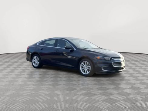 Used 2016 Chevrolet Malibu LT image 2