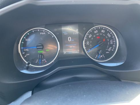 Used 2020 Toyota RAV4 XLE w/ Convenience Package AWD/4WD image 17