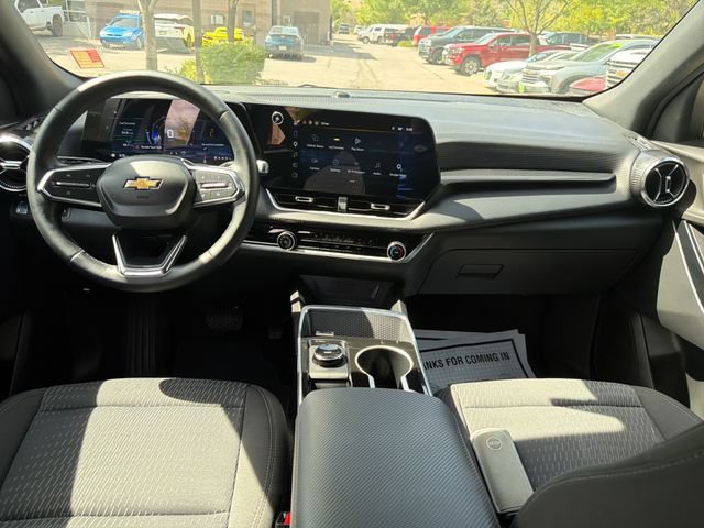 Used 2026 Chevrolet Equinox LT AWD/4WD image 12