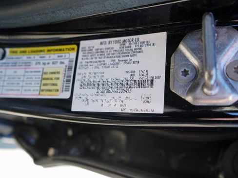 Used 2018 Ford Fusion SE w/ Fusion SE Technology Package image 38