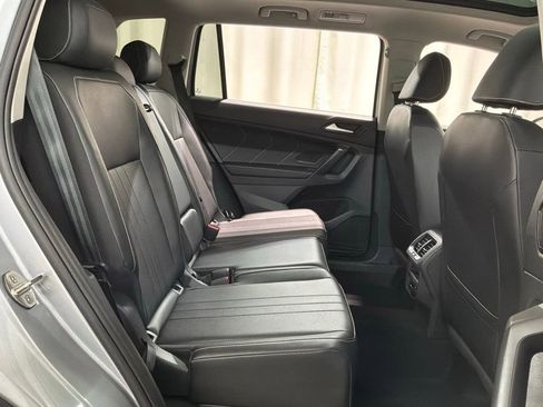 Used 2024 Volkswagen Tiguan SE w/ Panoramic Sunroof Package AWD/4WD image 26