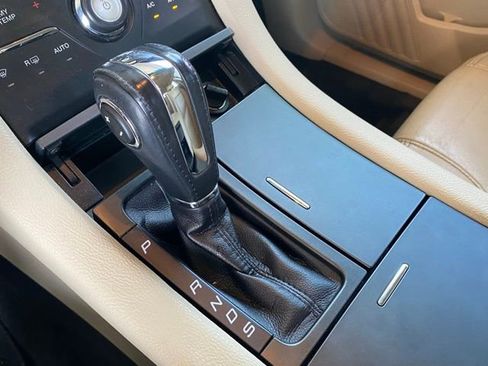 Used 2017 Ford Taurus SEL w/ Equipment Group 201A image 24