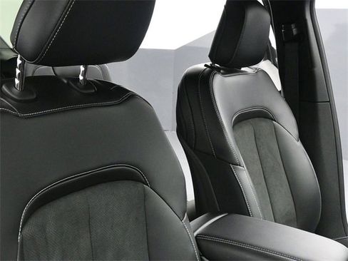 New 2025 Jeep Grand Cherokee L Altitude image 20