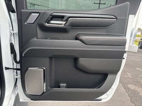 Used 2025 GMC Sierra 1500 AT4X image 18