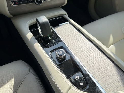 Certified 2023 Volvo XC90 B5 Plus w/ Protection Package Premier image 27