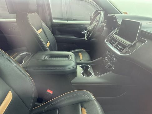 Used 2024 GMC Yukon AT4 w/ Technology Package image 7
