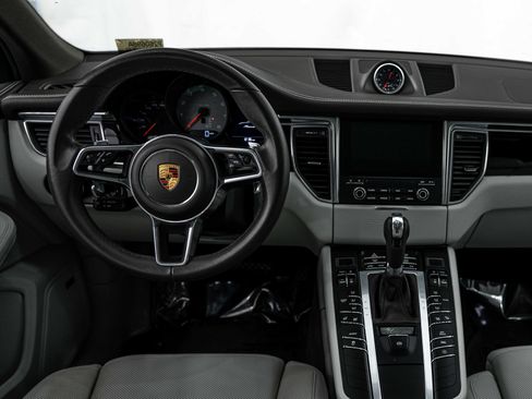 Certified 2017 Porsche Macan S AWD/4WD image 23